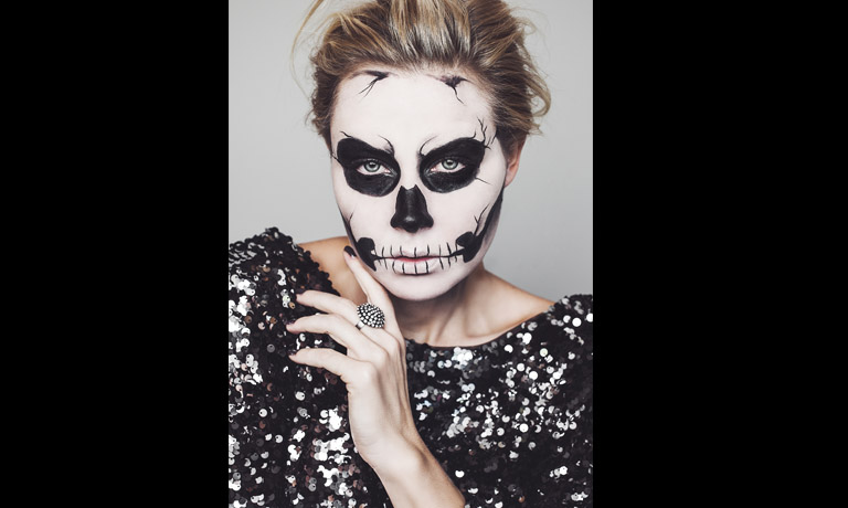 Skull Halloween Make-up Look